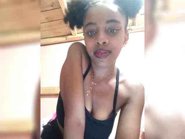 Elinah1 webcam