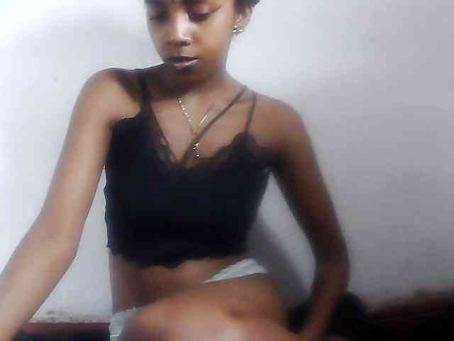 Elinah1 webcam