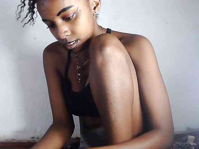 Elinah1 webcam