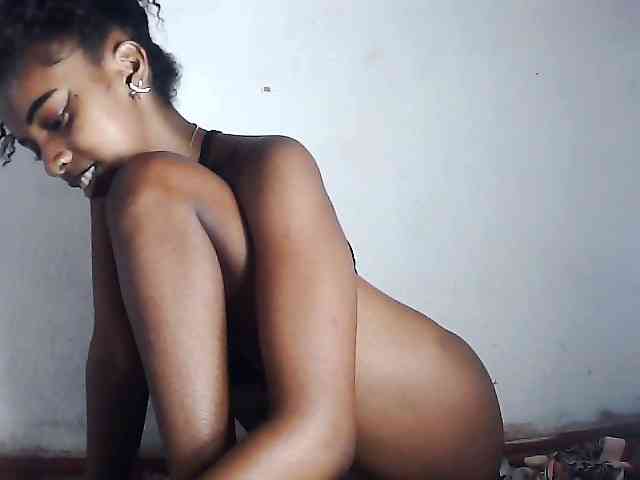 Elinah1 webcam