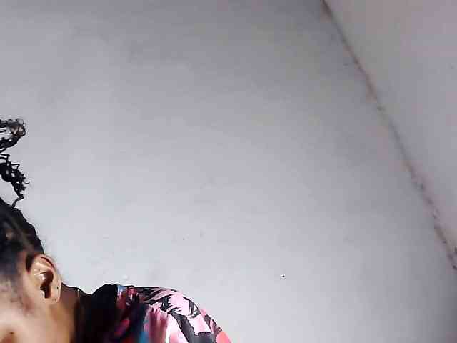 Elinah1 webcam