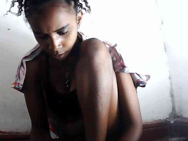 Elinah1 webcam