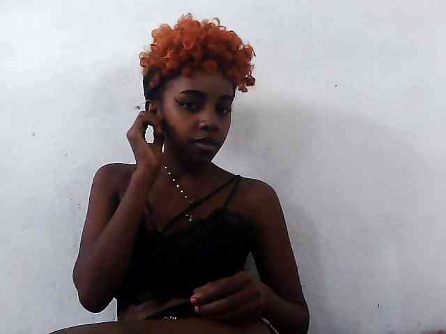 Elinah1 webcam