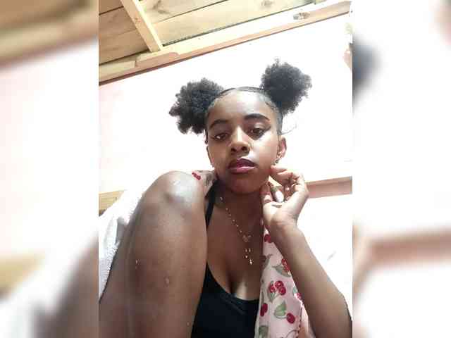 Elinah1 webcam
