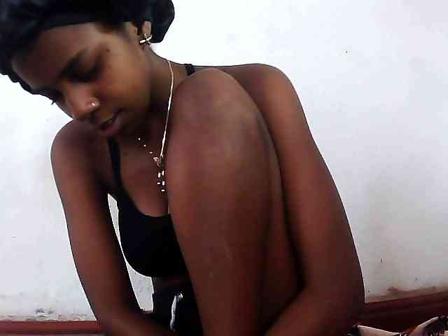 Elinah1 webcam