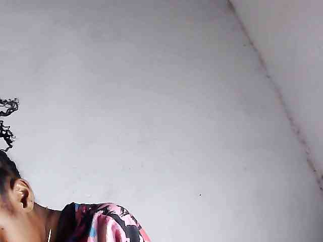 Elinah1 webcam