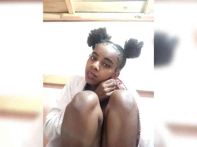 Elinah1 webcam