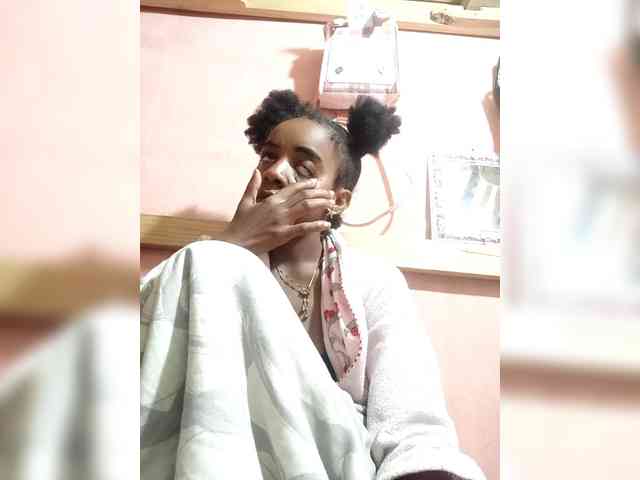 Elinah1 webcam