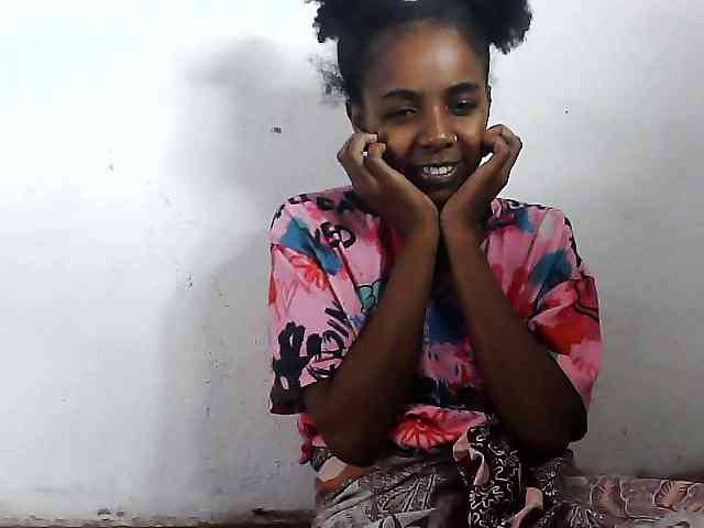 Elinah1 webcam