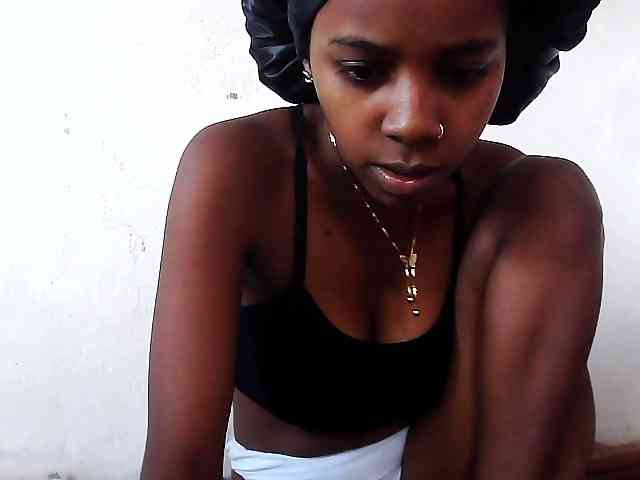 Elinah1 webcam