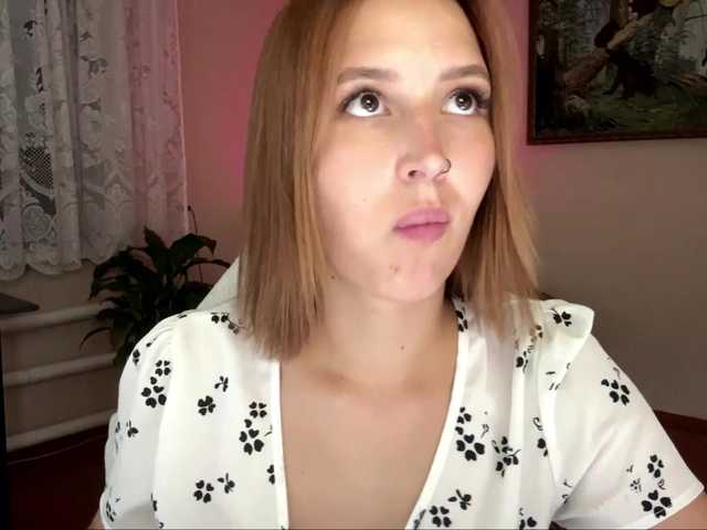 Alyonacuttie live cam on BongaCams