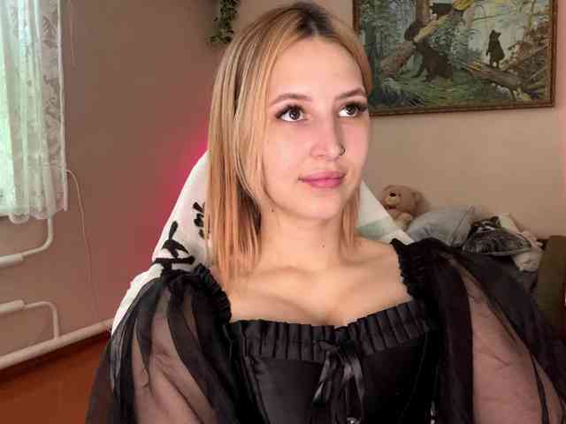 Alyonacuttie webcam