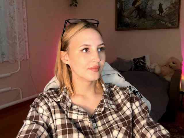 Alyonacuttie webcam