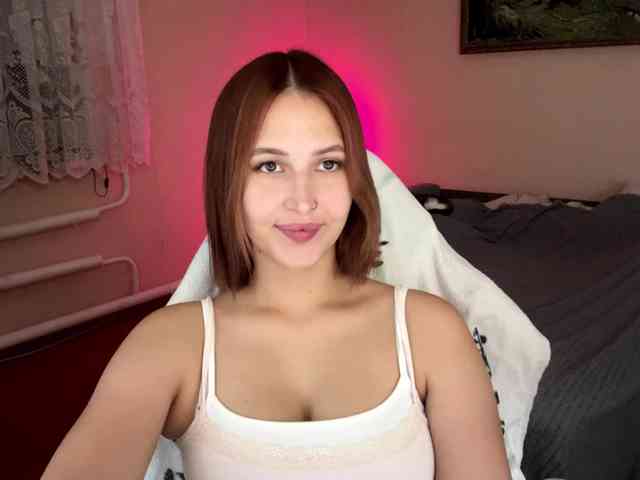 Alyonacuttie webcam