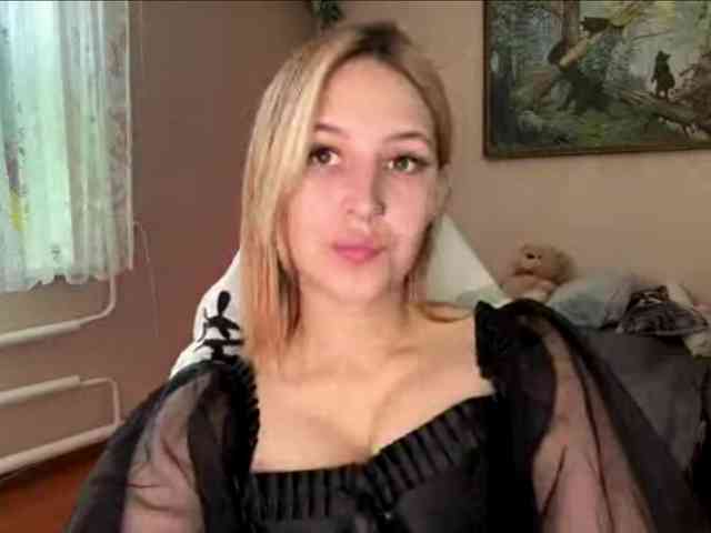 Alyonacuttie webcam