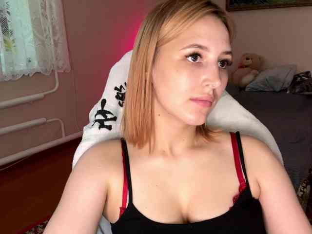 Alyonacuttie webcam