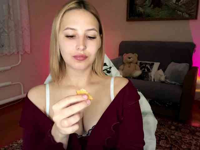 Alyonacuttie webcam