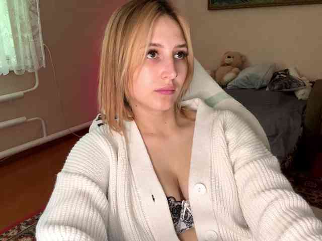 Alyonacuttie Alyonacuttie