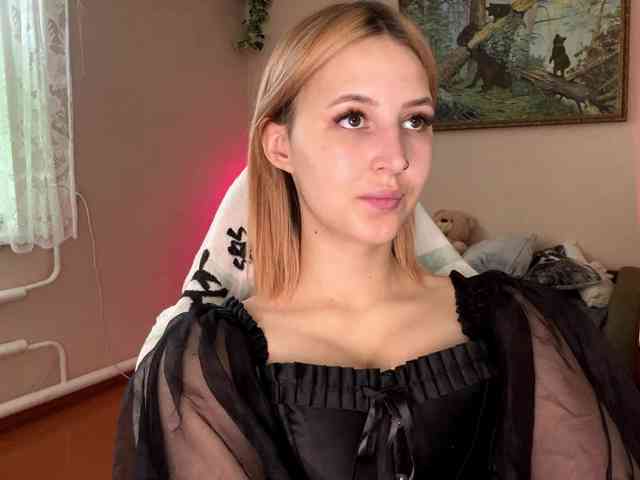Alyonacuttie webcam