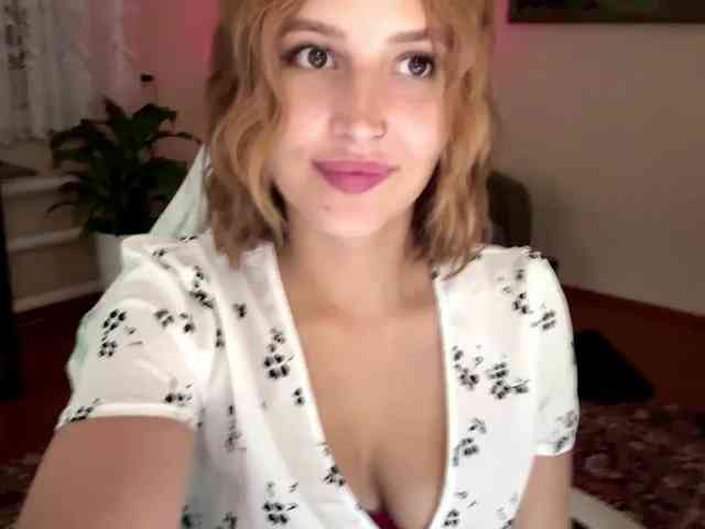 Alyonacuttie webcam