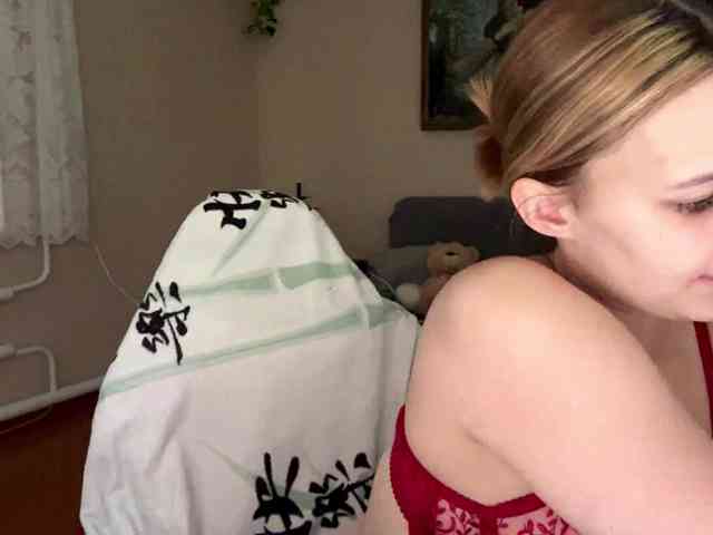 Alyonacuttie webcam