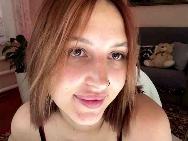 Alyonacuttie webcam
