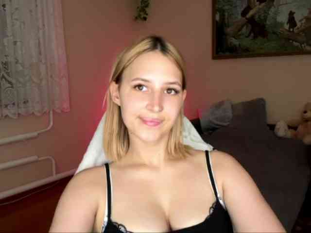Alyonacuttie webcam