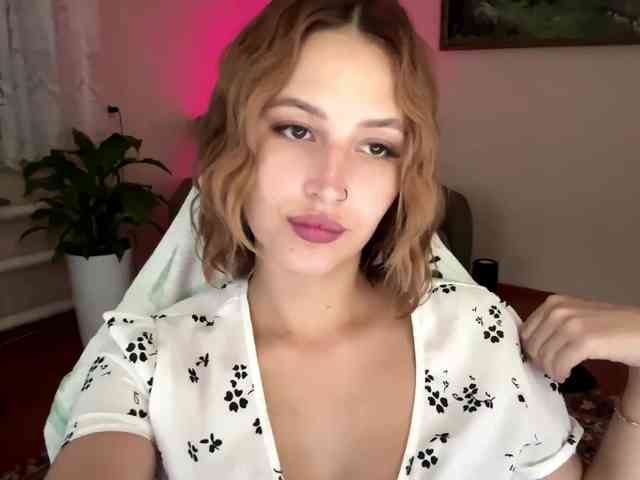 Alyonacuttie webcam