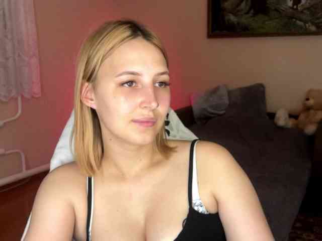 Alyonacuttie webcam