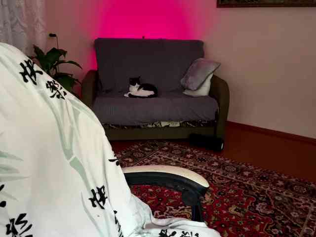 Alyonacuttie webcam