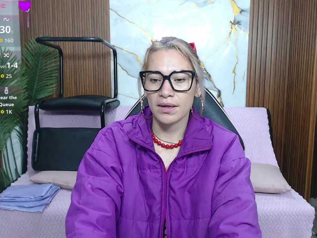 alonddra-tay live cam on BongaCams