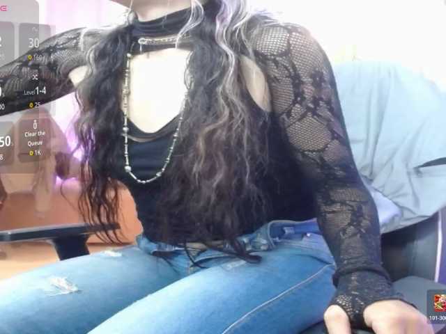 alonddra-tay live cam on BongaCams