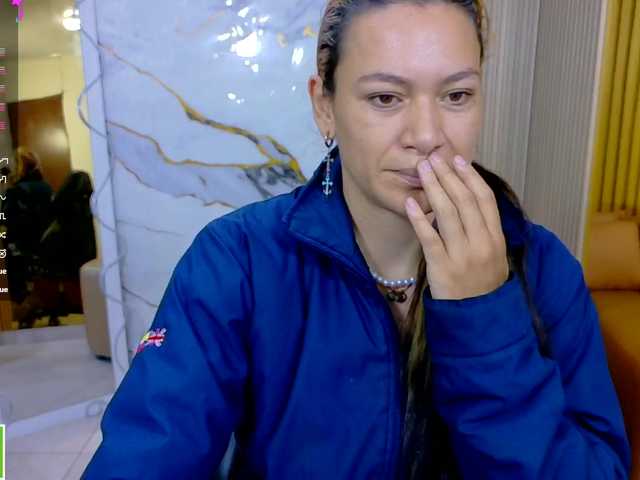 alonddra-tay live cam on BongaCams