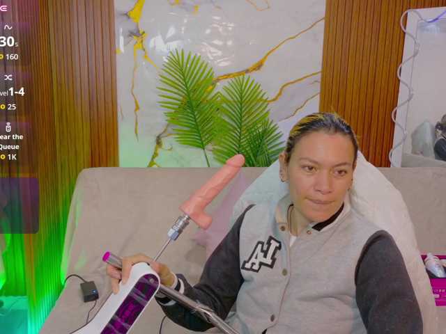 alonddra-tay live cam on BongaCams