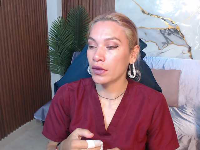 alonddra-tay live cam on BongaCams
