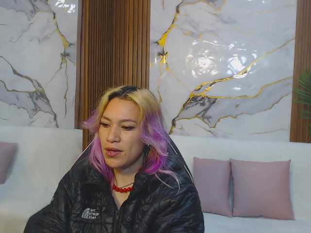 alonddra-tay live cam on BongaCams