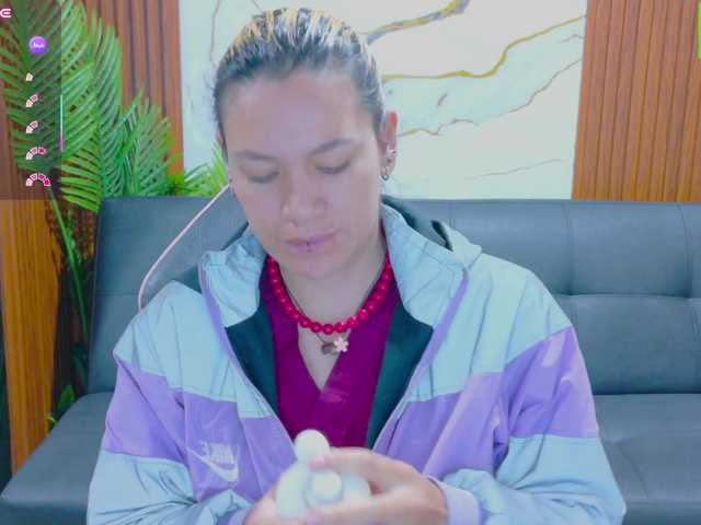 alonddra-tay live cam on BongaCams