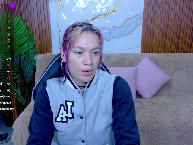 alonddra-tay live cam on BongaCams