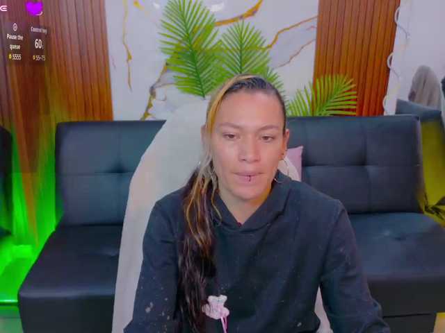 alonddra-tay live cam on BongaCams