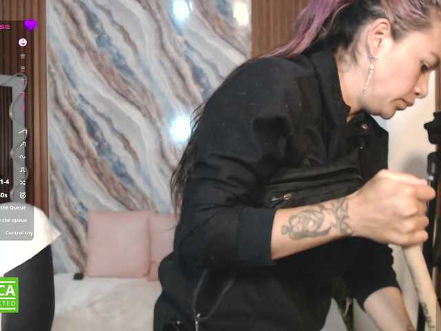 alonddra-tay live cam on BongaCams