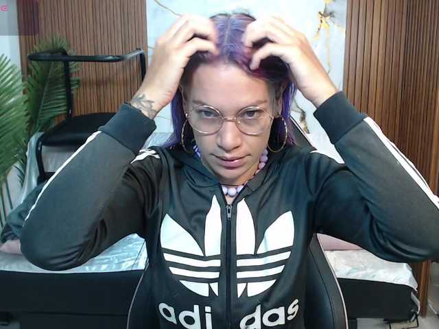 alonddra-tay live cam on BongaCams