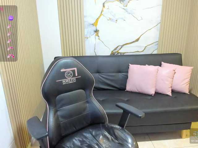 alonddra-tay live cam on BongaCams