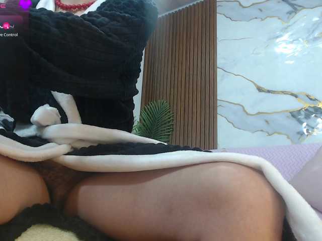 alonddra-tay live cam on BongaCams