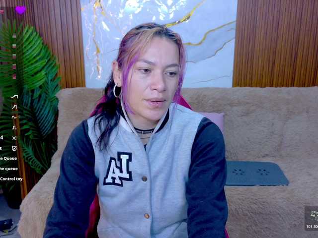 alonddra-tay live cam on BongaCams