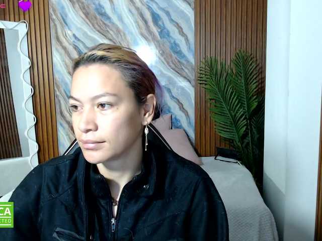 alonddra-tay live cam on BongaCams
