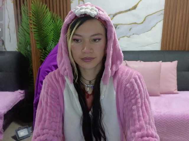 alonddra-tay live cam on BongaCams