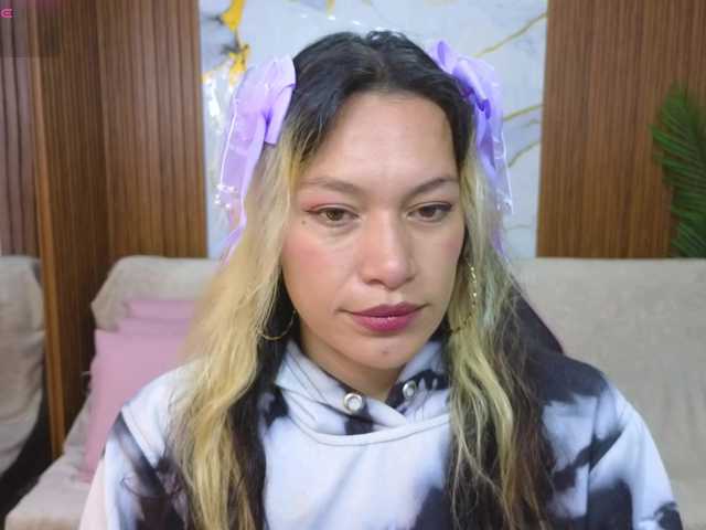alonddra-tay live cam on BongaCams