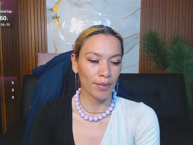 alonddra-tay live cam on BongaCams