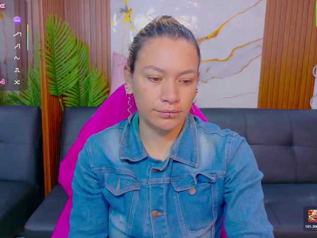 alonddra-tay live cam on BongaCams