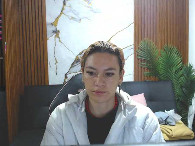 alonddra-tay live cam on BongaCams
